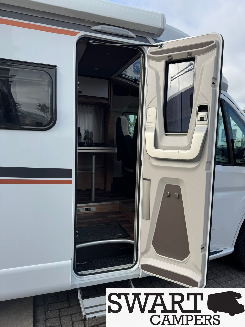 Weinsberg CaraCompact 600 MF Edition [pepper], French bed 140 hp Manual photo: 19