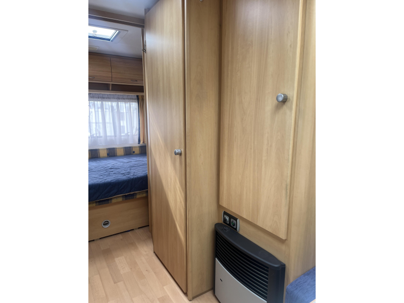 Dethleffs Camper 430 DB - Voortent  foto: 9