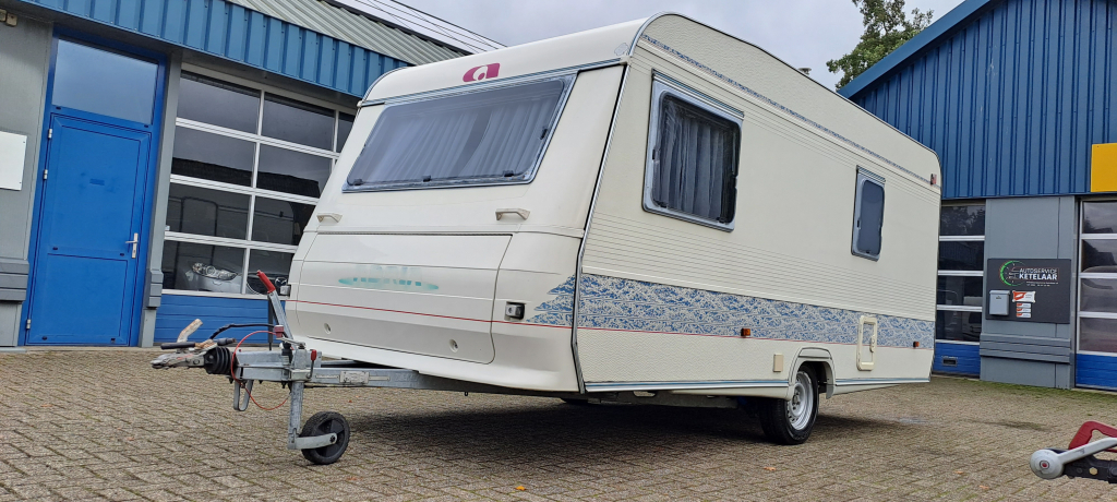 Caravan ADRIA Unica 461 Met voortent en inboedel! 5 pers