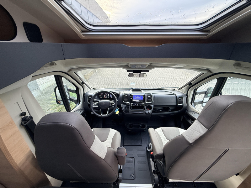 Knaus L!ve Ti 650 MEG Einzelbetten Foto: 3