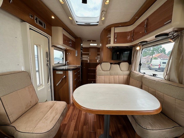 Hymer Mobil B 674 SL, Automaat foto: 1