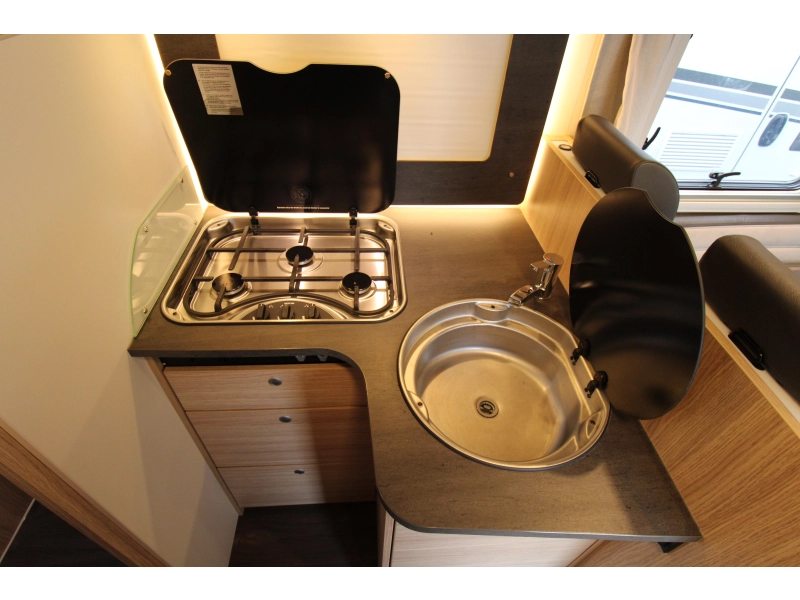 Sunlight T 68 Adventure Edition Camas individuales / Cama abatible foto: 18