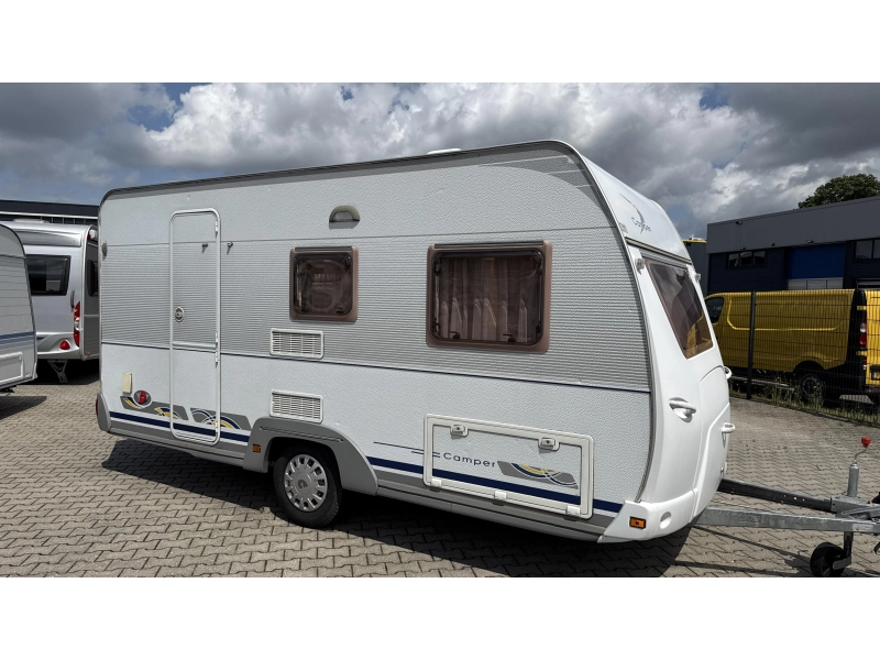 Dethleffs Camper 440 DB treinzit vast bed toilet