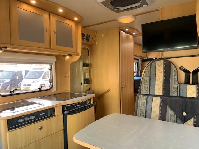 Dethleffs Advantage T6611 | KEURIGE STAAT | ENKELE BEDDEN | 2X Maxxfan Dethleffs Advantage T6611 | KEURIGE STAAT | ENKELE BEDDEN foto: 6
