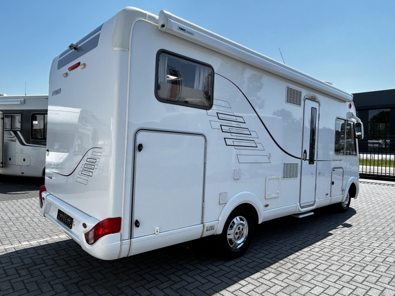 Hymer B594 Dwarsbed/Hefbed/2011/6.9M  foto: 2