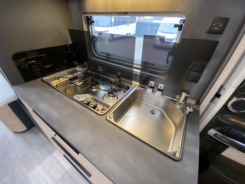 Hobby Maxia 585 UL Einzelbetten, Rundsitzgruppe Foto: 15