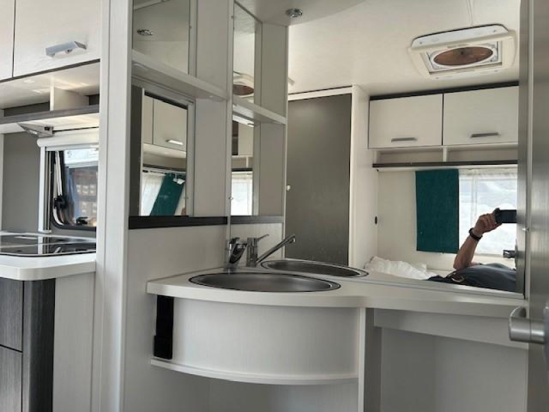 Dethleffs C'Go 475 FR Mover & toldo foto: 9