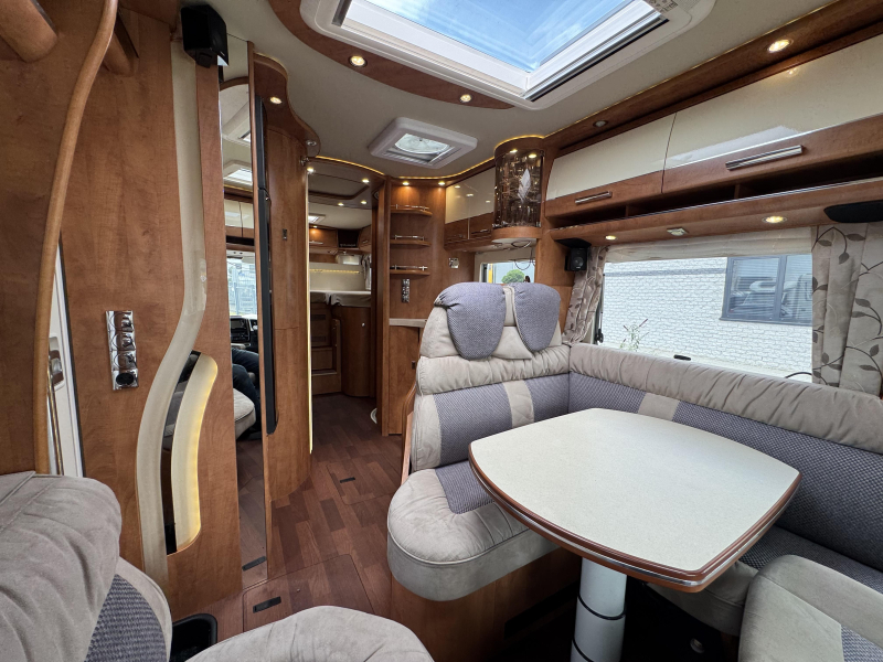 Carthago Chic C-Line II I 4.9 LE no drop-down bed single beds photo: 18