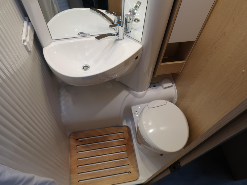 Sunlight V67S Adventure AUTOMAAT  foto: 16