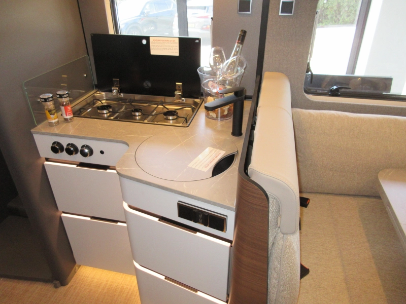 Hymer B-MC I 680 SLC dubbele bodem  foto: 5
