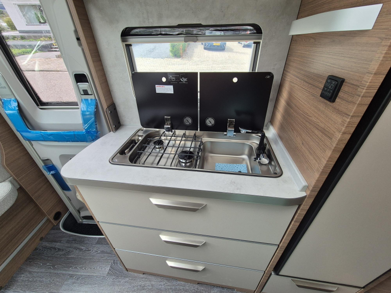 Knaus Vansation Van Ti 650 MEG 180pk automaat 2x airco  foto: 9