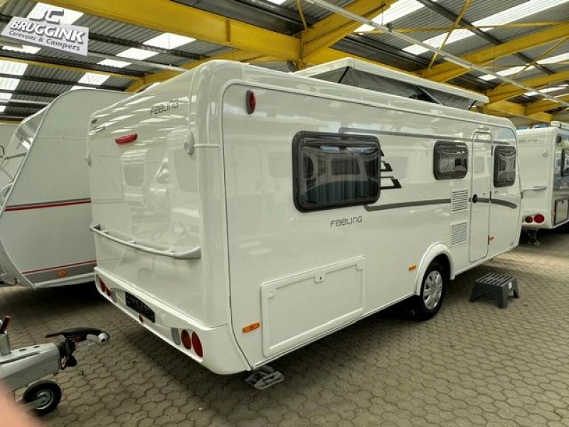 Eriba Feeling 442 CAMAS INDIVIDUALES TECHO ELEVABLE foto: 1
