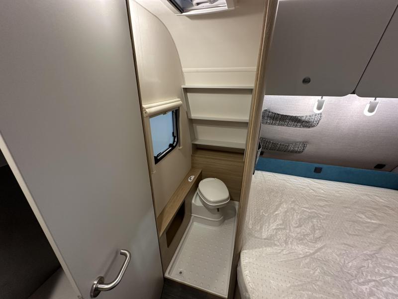 Dethleffs Aero 470 FR fransbed / rondzit | A69  foto: 11