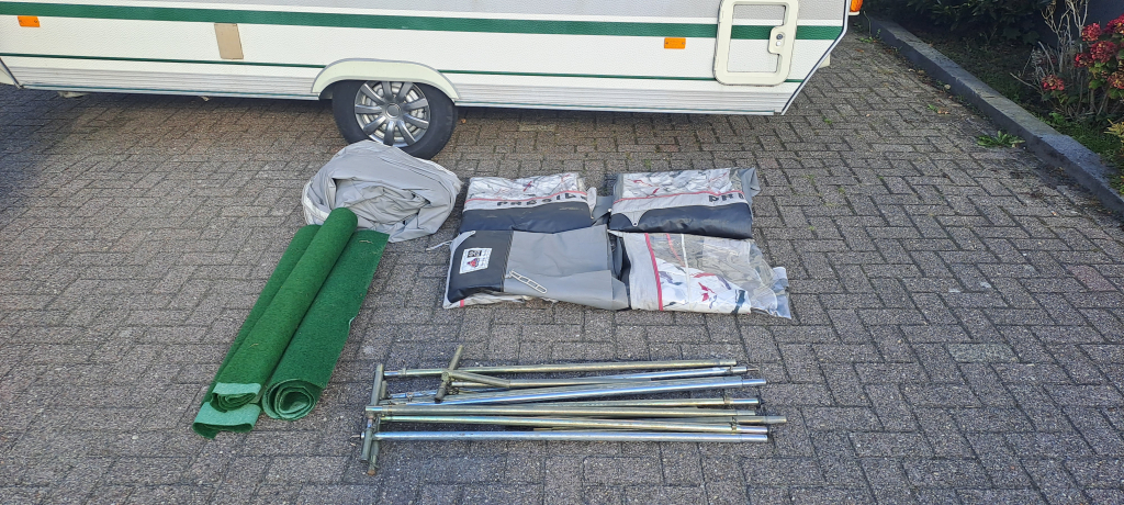 CHATEAU LaCar, Met Voortent! foto: 17