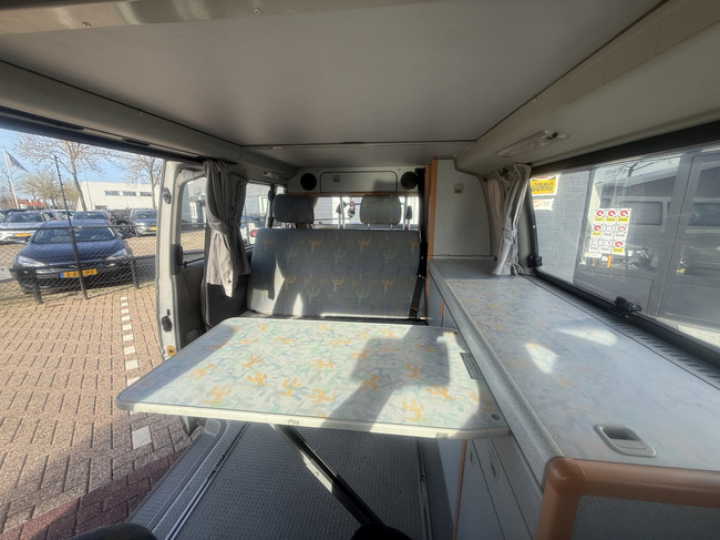 Westfalia California COACH Volkswagen Transporter I D 50 KW einzigartiger Zustand!!! Buscamper Servolenkung Webasto Standheizung 4 Schlafpl&auml;tze Anh&auml;ngerkupplung Fahrradtr&auml;ger Aufstelldach Foto: 14