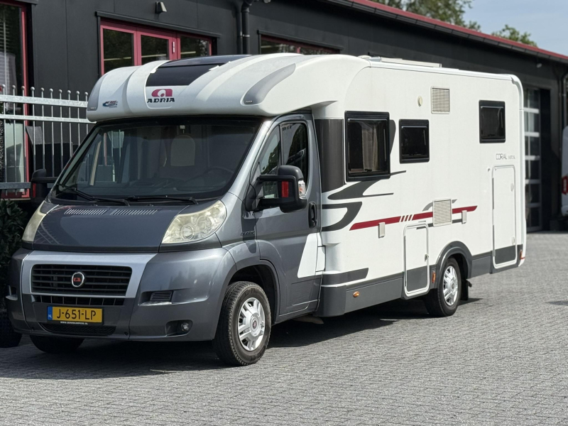 Adria Coral 670 SL Lengtebedden  foto: 4