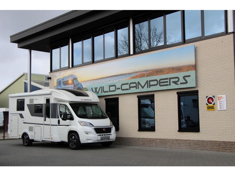 Adria Coral 600 SC Queensbed - Compacto foto: 0