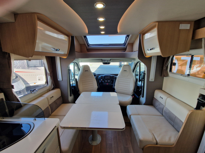 McLouis Sovereign 470 Face to face  foto: 2