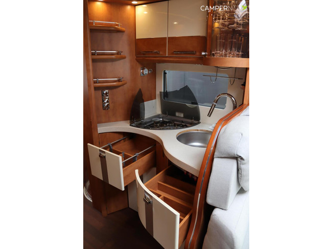 Carthago CHIC C-LINE T 4.9 150cv Multijet | Camas individuales | Inversor | Suspensi&oacute;n neum&aacute;tica | Paneles solares | Toldo | Ducha exterior | Portabicicletas foto: 12