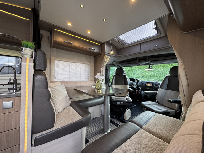 Adria Matrix Supreme M 657SF 150 cv Euro5 Renault Master **Excelente estado/4 asientos/6 plazas para dormir/Amplio sal&oacute;n/Alde/Panel solar foto: 7