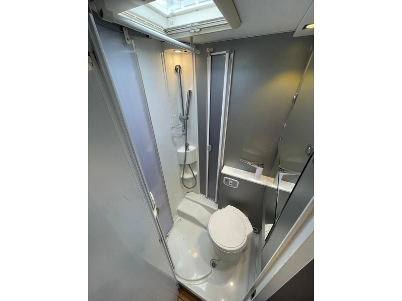 Adria Elios Adria Elios XCS Queensbed  foto: 16