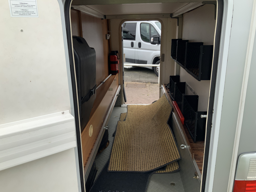 Hymer B 504 SL Integral, Equipado con cama individual trasera y cama abatible delantera, aire acondicionado de motor, chasis Alko, etc., A&ntilde;o 2009 Camper centrum on the road foto: 18
