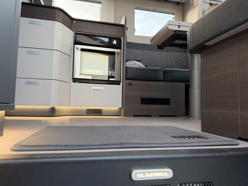 Adria Coral Supreme 670 DC 180 PK Automaat E&P  foto: 15