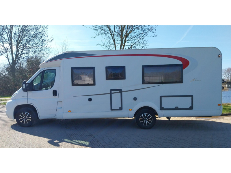 Bürstner Nexxo T 720 ENKE met lage enkele bedden  foto: 10