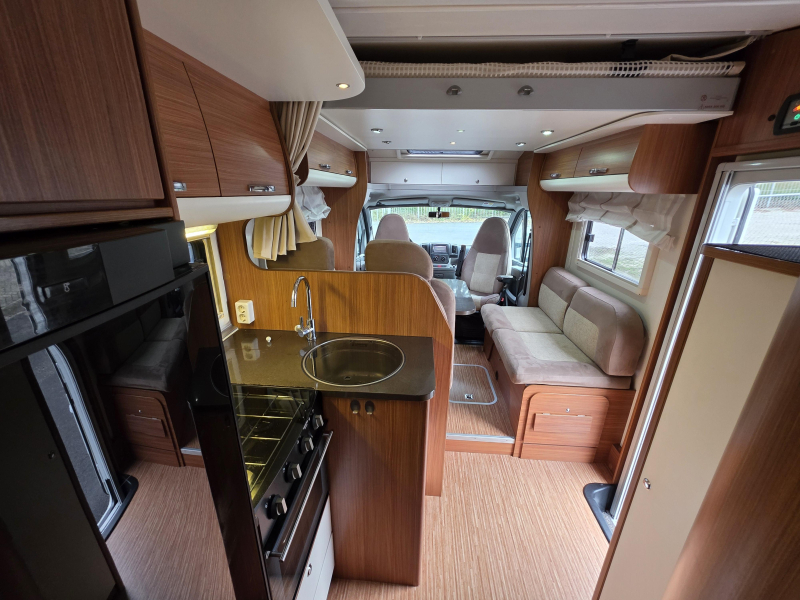 Adria Matrix M 680 SP 5 Gordeplaatsen!  foto: 18