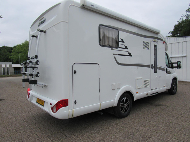 Hymer T598 Semi integraal Queensbed Hefbed bj2018 foto: 2