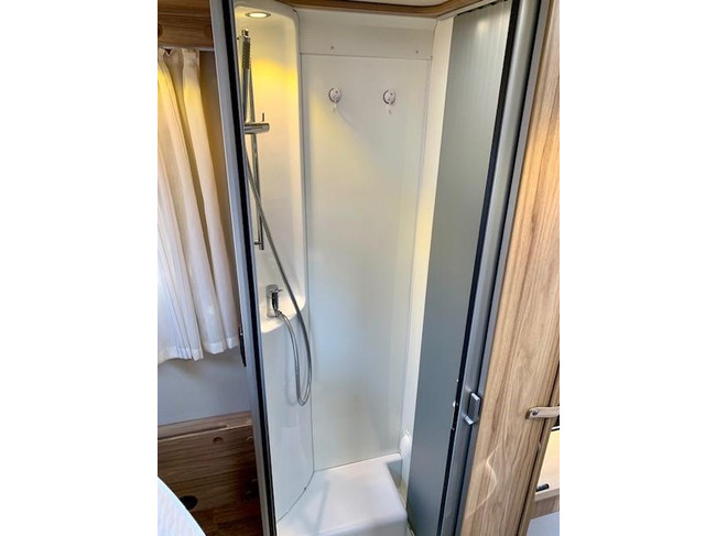 Hymer T 598 GL |DAKAIRCO | ZONNEPANEEL foto: 14