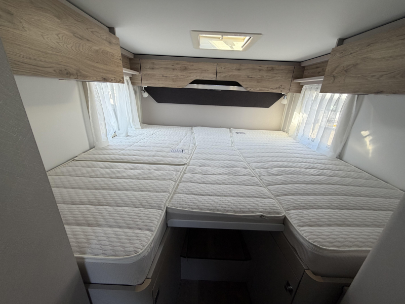 Hymer Exsis-T 580 PURE Automaat, schotel, tv  foto: 9