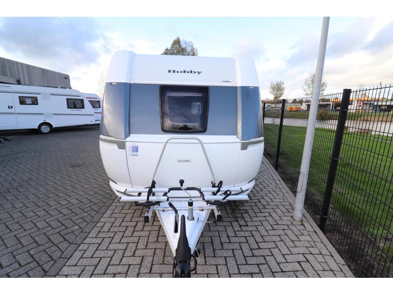 Hobby De Luxe 400 SFE Mover, voortent, fietsdr. 