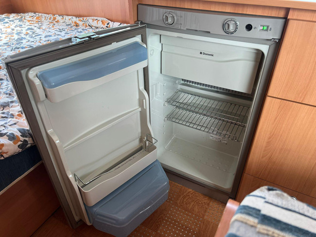 Caravelair Antares Luxe 390 Freeline | Fietsenrek | Dinette | Vastbed | Kachel | Koelkast | foto: 17
