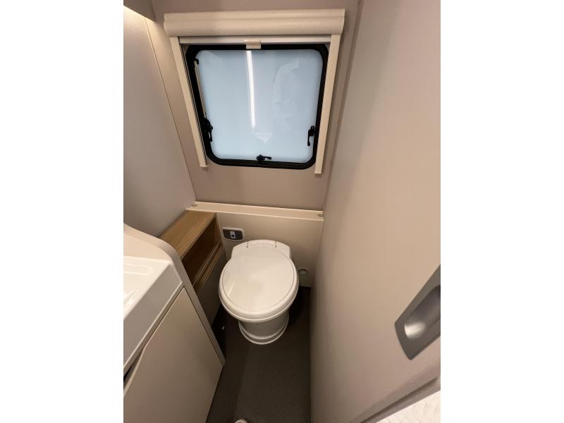Adria Adora 572 UT Nieuw - Actie model  foto: 11