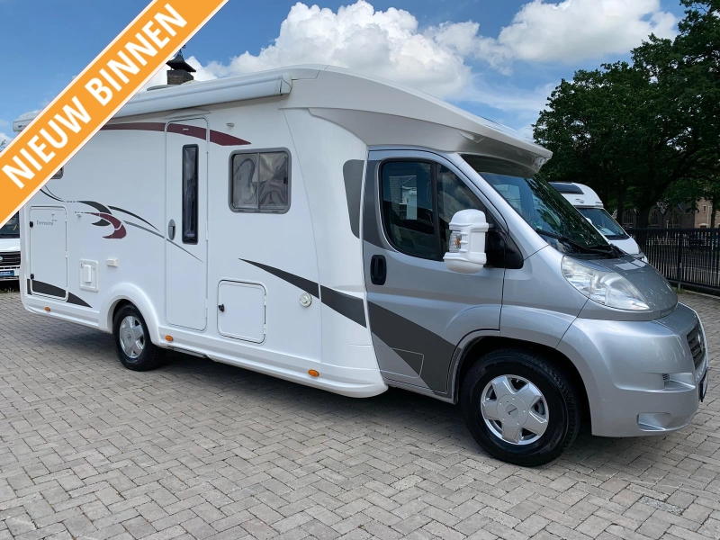 Eura Mobil Terrestra 710 HB Cama fija Garaje XXL foto: 0