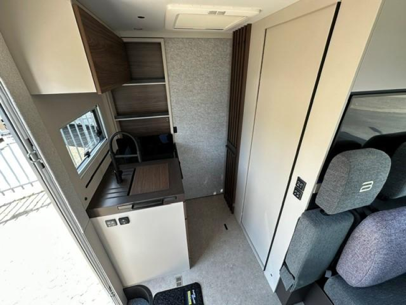 Bürstner Signature SFT 7.0 CAMPER VAN HET JAAR!  foto: 12