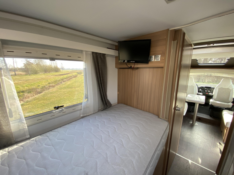 Adria Matrix Plus 670 DL ENKELE BEDDEN+HEFBED  foto: 23