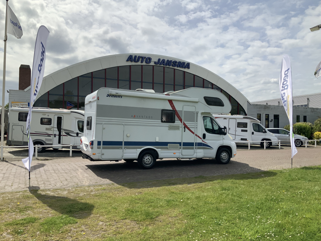 Detlheffs A 5881 Fiat 2.3 130 PS, Alkoven, Etagenbett, 5 Sitzpl&auml;tze und 6 Schlafpl&auml;tze, Hat Gebrauchsspuren, Bj. 2007 Camper Zentrum on the road Foto: 33