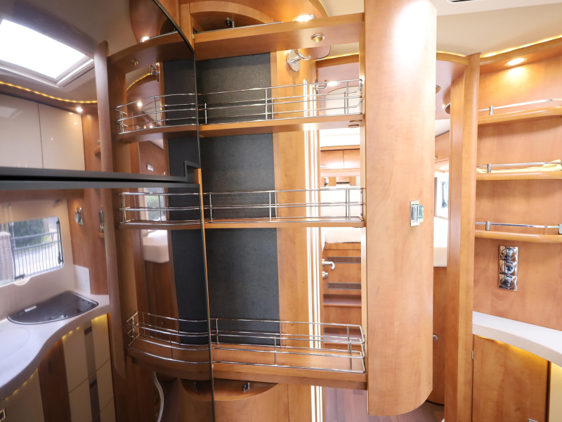 Carthago Chic C-Line II I 4.9 LE Automatik - ohne Hubbett Foto: 8