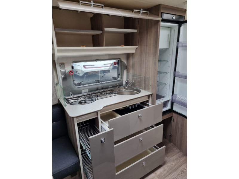 Fendt Tendenza 465 SFB - Vorzelt - Foto: 12