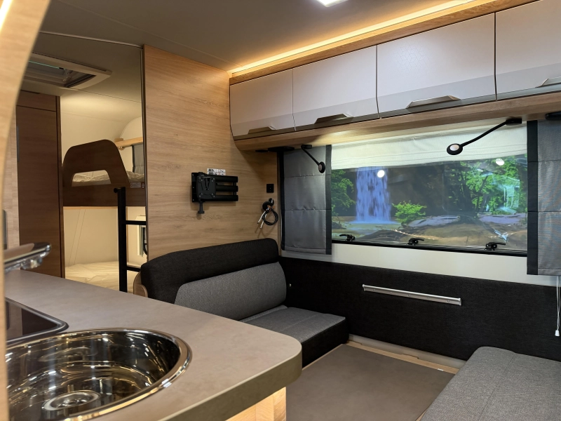 Knaus Sudwind Black Selection 500 QDK Etagenbett / Querbett Foto: 12