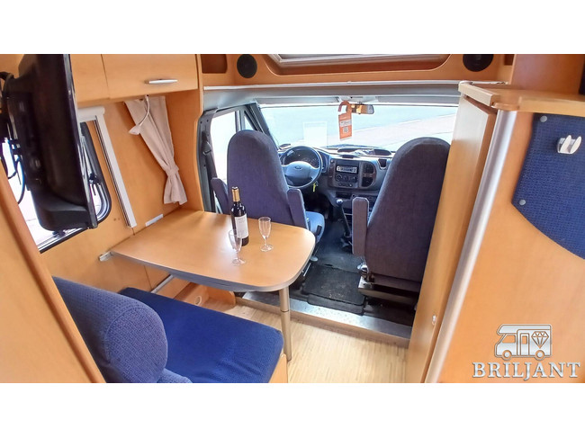 Hymer TEILINTEGRIERT HV 522 .. 2006 Querbett Foto: 7