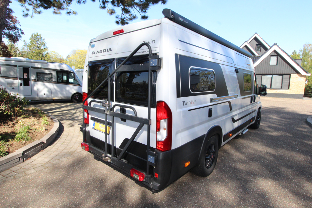 Adria Twin Plus 640 SLB photo: 2