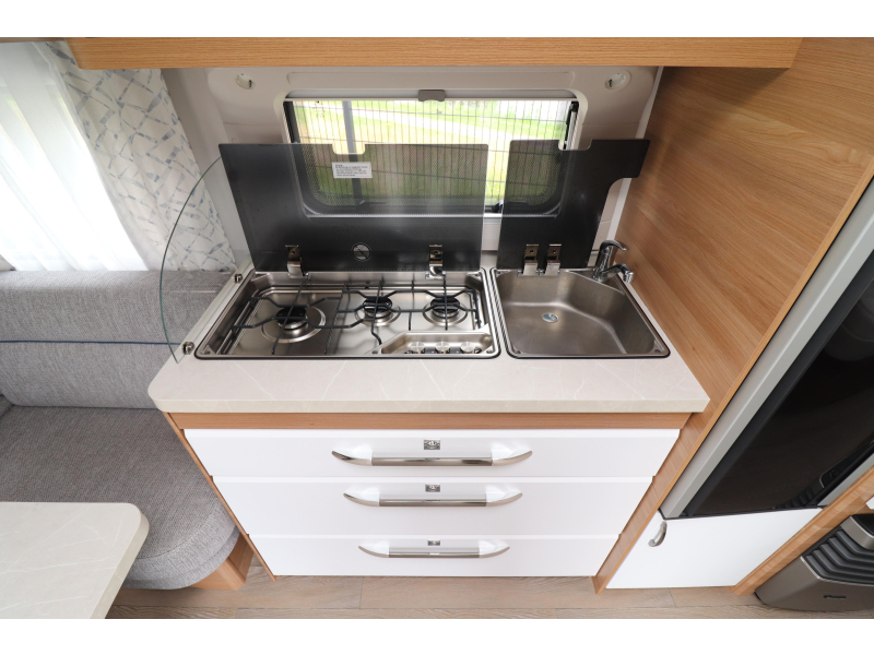 Hobby De Luxe 540 UL BJ 2024 Auvent/Mover photo: 10