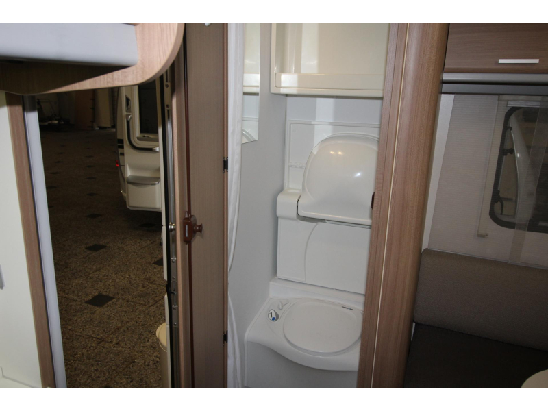 Adria Aviva Lite 390 PS Mover,Voortent,Fietsenrek  foto: 7