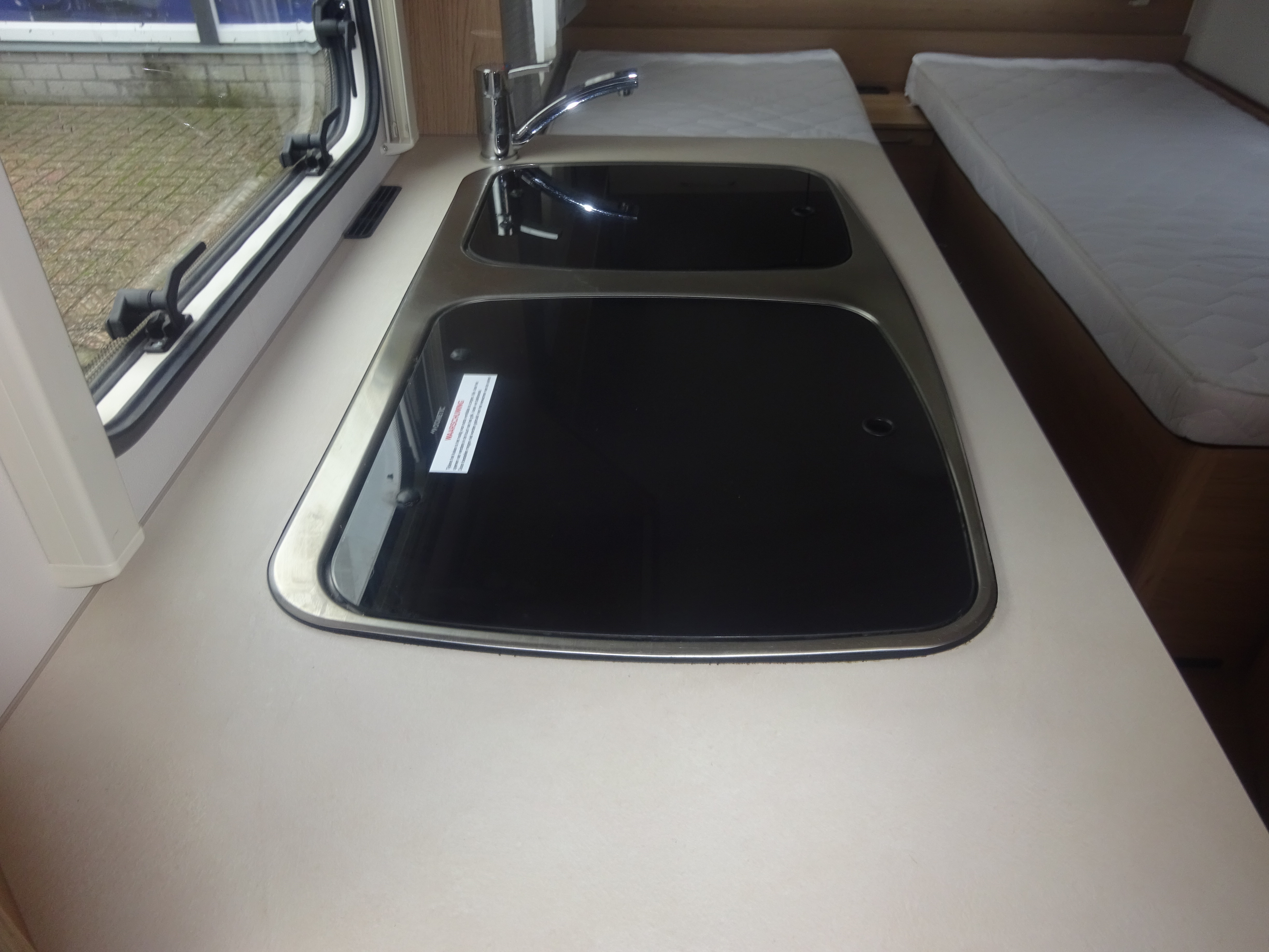 Lmc Sassino 460UL Enkele Bedden+Mover+Voortent foto: 19