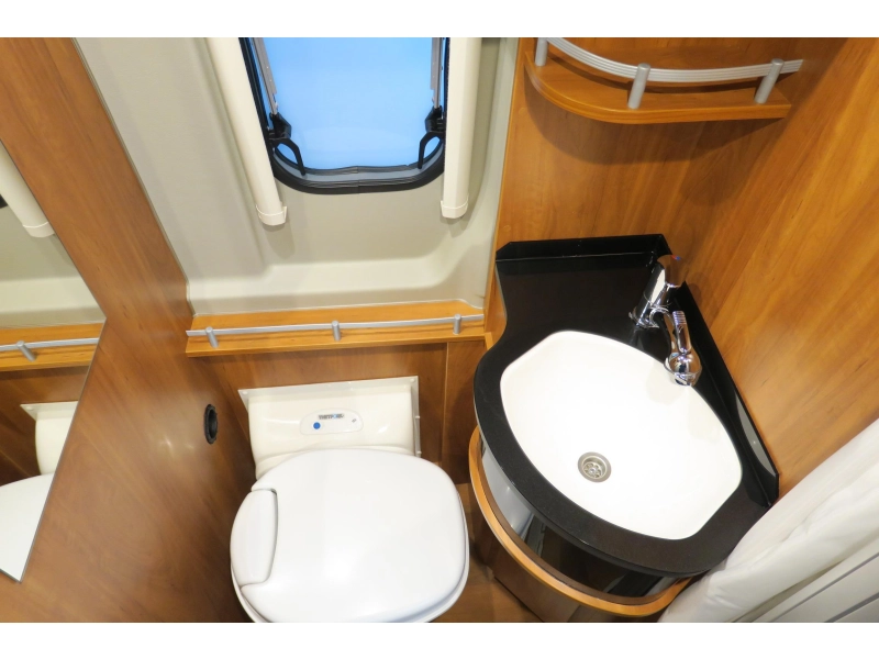 P&ouml;ssl Globecar 640 CAMP CAMA INDIVIDUAL+ENGANCHE+BLACK ED foto: 10