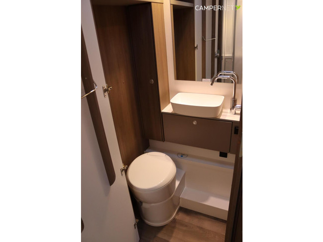 Carado I447 140hp Automatic | Pro+ Package | Drop-down bed | 2.15m Long bed! | 5 Seats | Separate shower | New available from stock photo: 20
