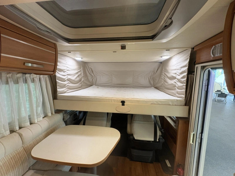 Hymer Exsis-I 474 zonnepaneel / bearlock  foto: 10